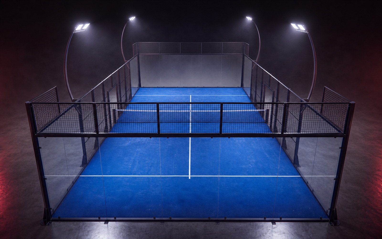 Cancha de pádel Panoramic Arc de Orion XSport, vista aérea frontal elevada: césped azul y estructura de postes en arco. Fabricación directa de fábrica.