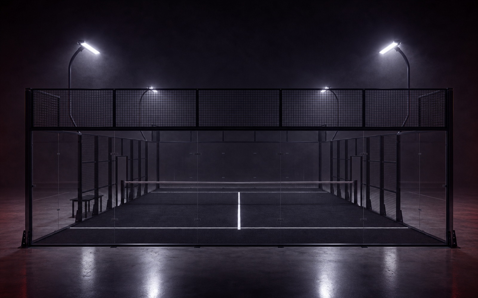 Cancha de pádel Panoramic Crest de Orion XSport, vista frontal a nivel de ojo: césped negro, cuatro postes tubulares en las esquinas y bancos perimetrales. Fabricación directa de fábrica.